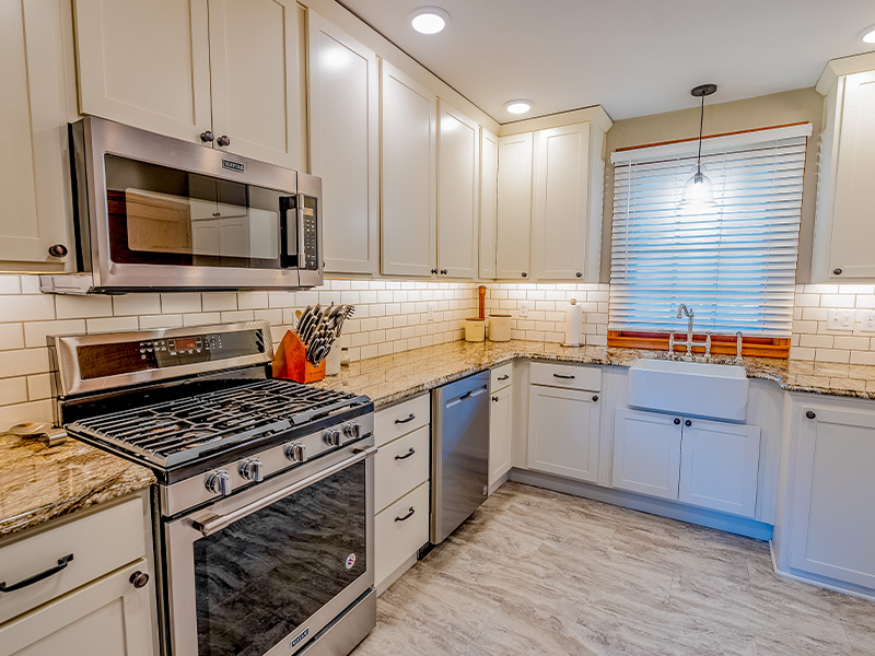 Kitchen Cabinets Cedar Valley.